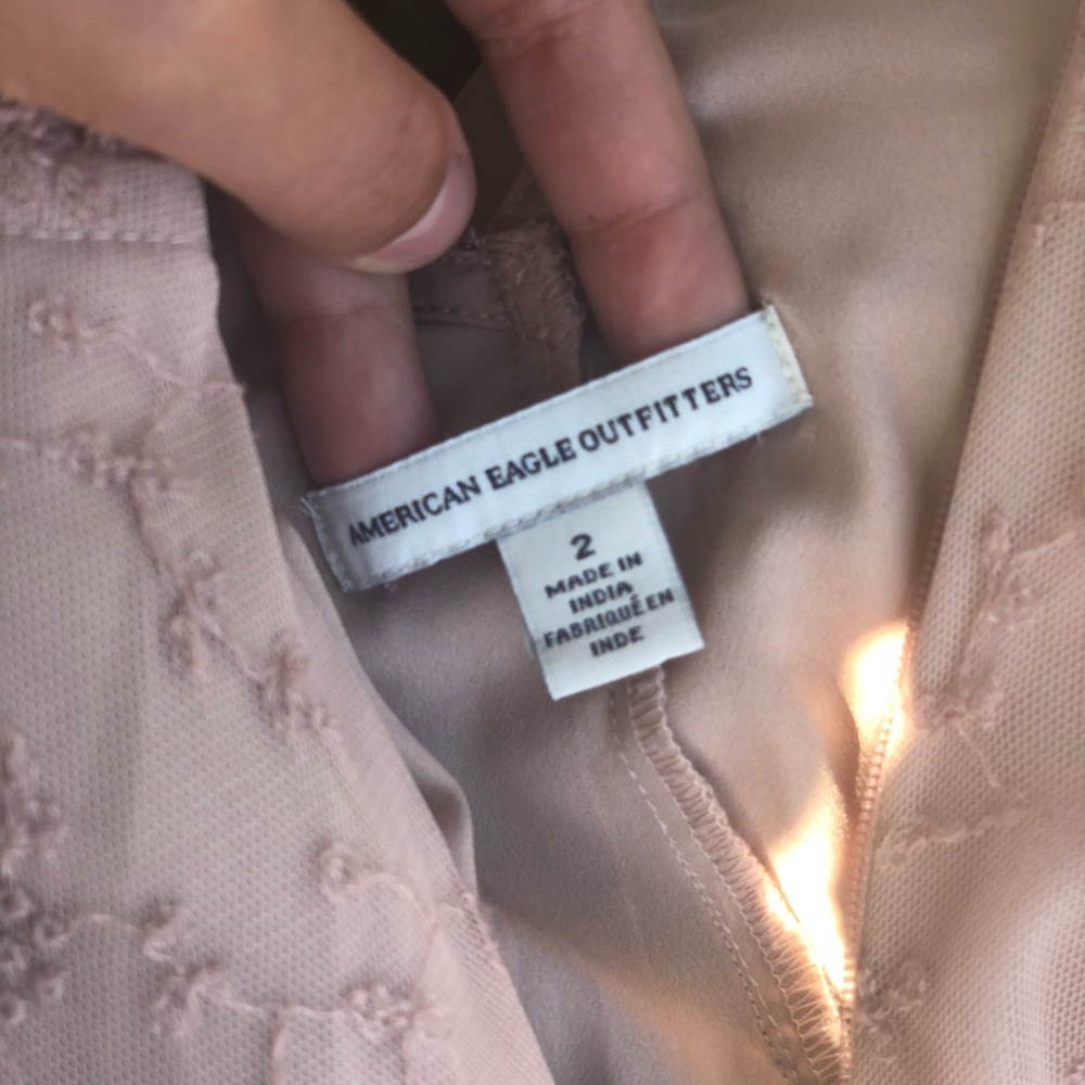 pink dress with beautiful lace details - Picture 6 of 8